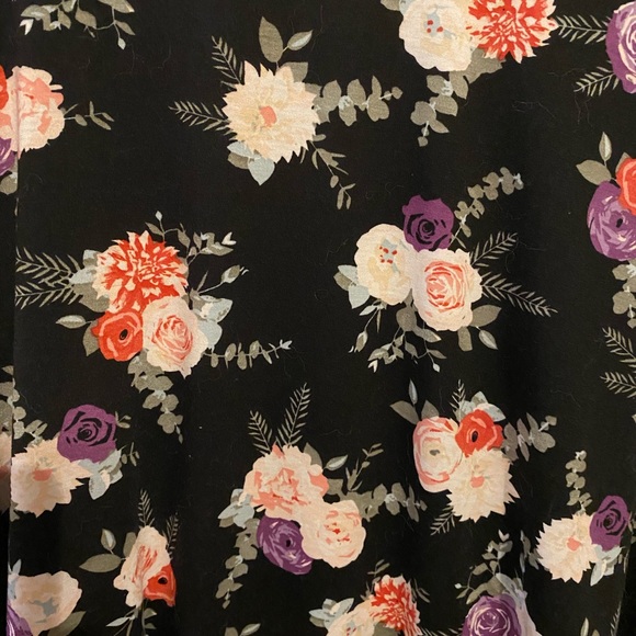 Lularoe Floral Carly XL - Picture 2 of 2